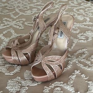 Steve Madden Rose Gold Jeweled Heels womens size 6m.